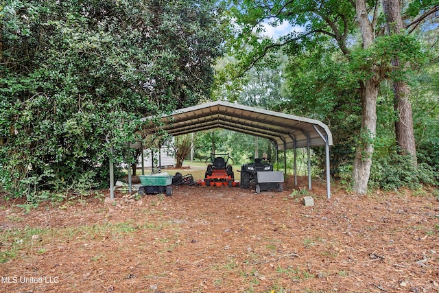 view of yard featuring a carport