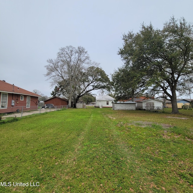 view of yard featuring fence
