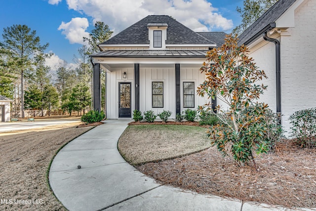 exterior space featuring a porch