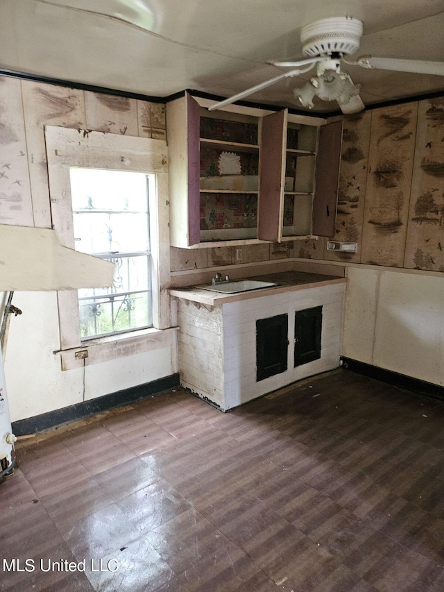 kitchen featuring ceiling fan