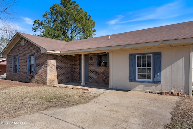 view of front of house