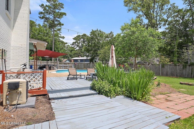 110 Stonington Ct, Brandon, MS 39047 - wooden terrace featuring a fenced backyard
