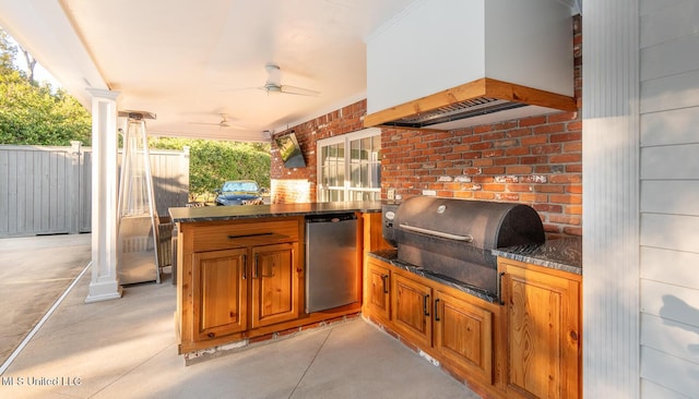 102 Melrose Montebello Pkwy, Natchez, MS 39120 - view of patio / terrace featuring an outdoor kitchen and a ceiling fan