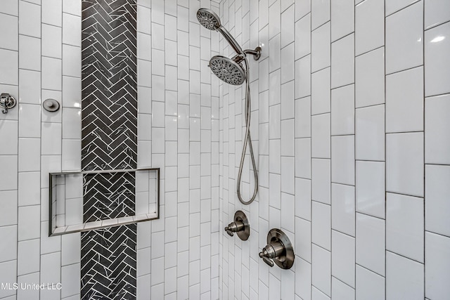 625 Wild Horse Ln, Brandon, MS 39042 - full bath featuring a tile shower