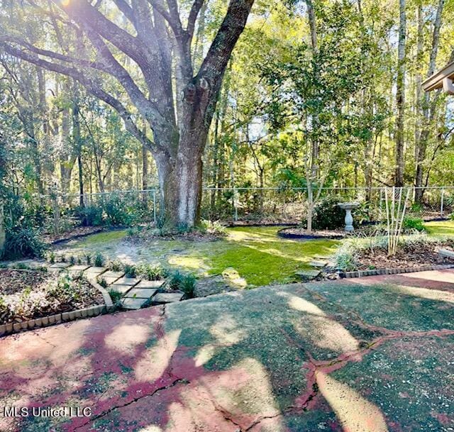 view of yard featuring fence