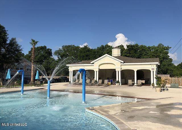 2252 Beach Dr Unit 1704, Gulfport, MS 39501 - community pool with a water play area and a patio
