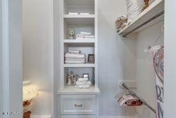 381 Parkinson Rd, Flora, MS 39071 - view of spacious closet