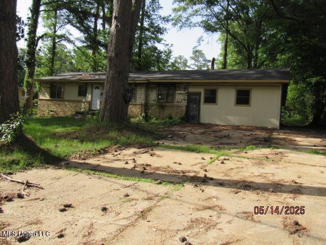638 Elmwood Cir, Jackson, MS 39206 - view of back of property