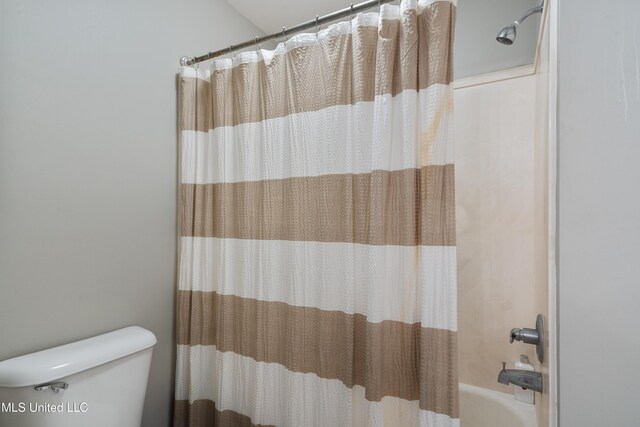 2038 Nottaway Dr, Southaven, MS 38672 - full bath with toilet and shower / bath combo