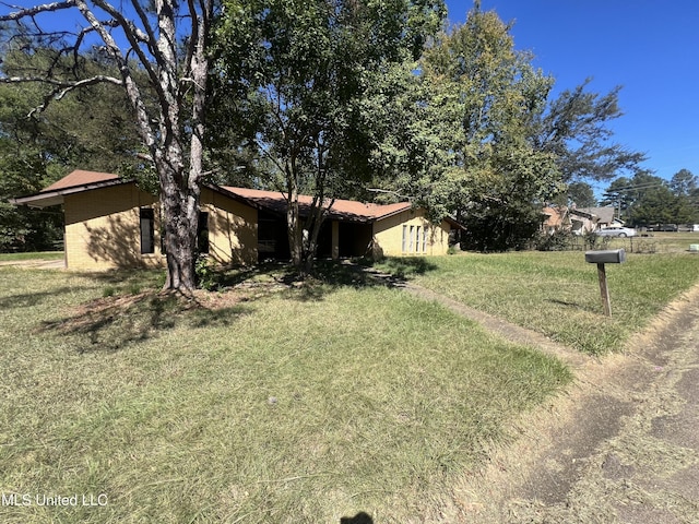 4224 Cypress Dr, Jackson, MS 39212 - view of front of property with a front lawn