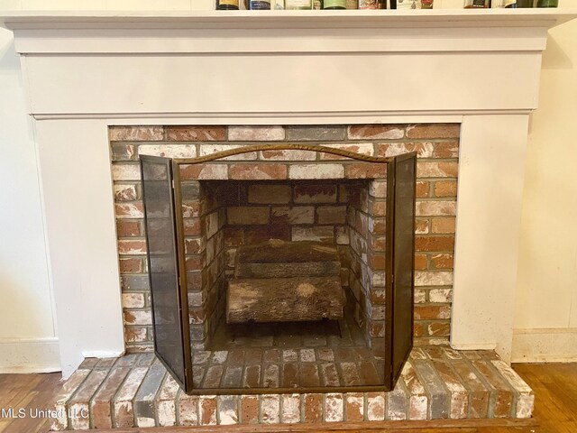 613 Georgetown St, Hazlehurst, MS 39083 - detailed view of wood finished floors and baseboards