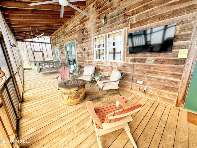 deck with ceiling fan