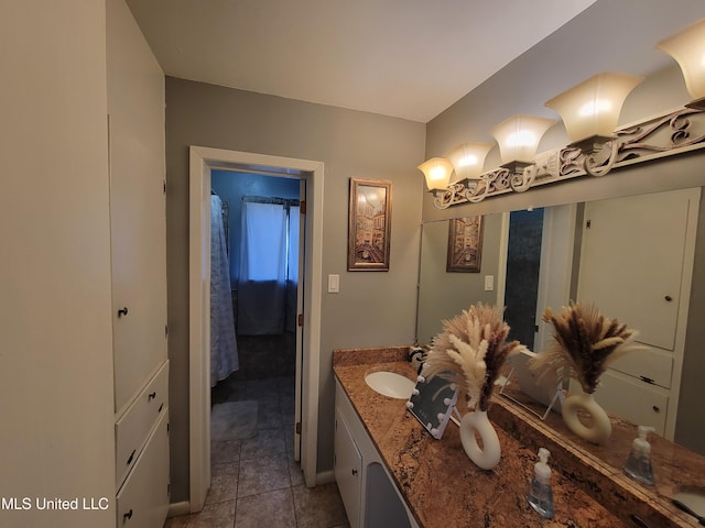 166 Lee Ave, Vidalia, LA 71373 - full bath featuring vanity and tile patterned flooring