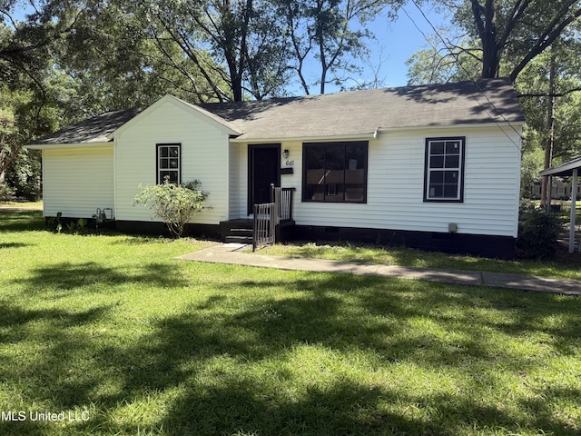 661 Robinhood Rd, Jackson, MS 39206 - view of front of property with crawl space, roof with shingles, and a front yard