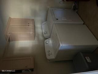 41 Cross Creek Dr, Hernando, MS 38632 - laundry room featuring laundry area