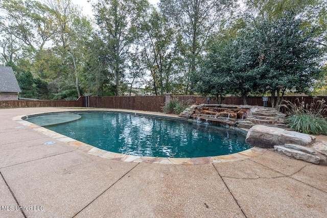 8679 Saddle Creek Dr, Olive Branch, MS 38654 - view of pool featuring a fenced backyard and a patio area