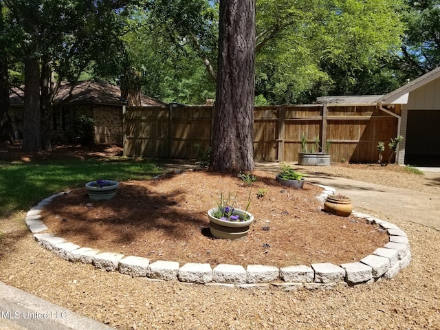 view of yard with fence