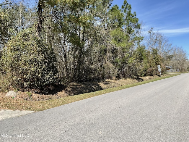 725 Sears Ave, Waveland, MS 39576