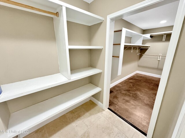 13456 John Clark Rd, Gulfport, MS 39503 - view of walk in closet