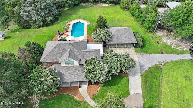 210 Planters Grv, Brandon, MS 39047 - view of subject property with a pool