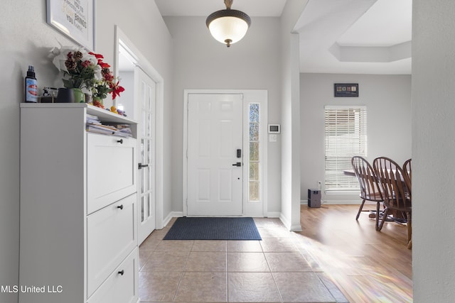 6507 Shoshonee Dr, Ocean Springs, MS 39564 - entryway featuring light tile patterned floors and baseboards