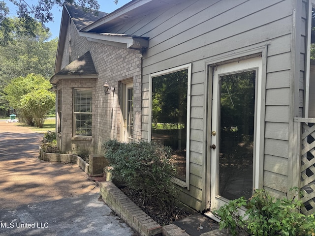 407 N Thunderbird Rd, Hernando, MS 38632 - view of side of home