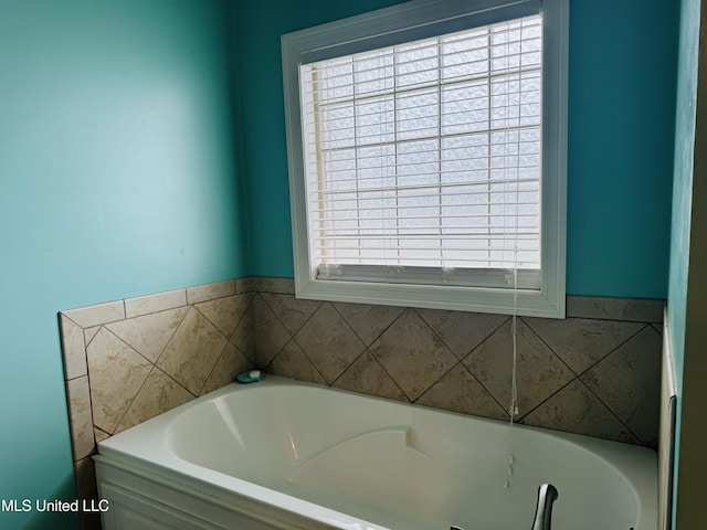 8 Audubon Pl, Natchez, MS 39120 - full bathroom featuring a bath