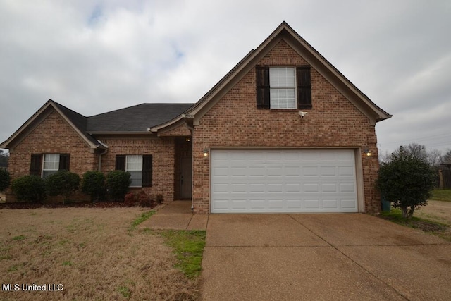 view of front facade featuring a garage