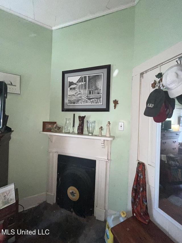 2413 Cherry St, Vicksburg, MS 39180 - room details featuring crown molding