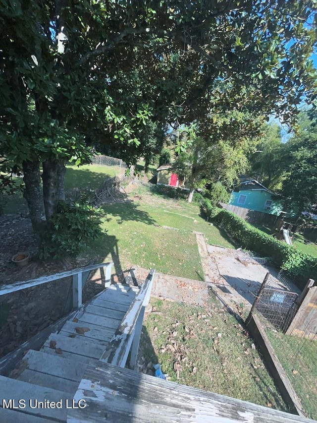 2413 Cherry St, Vicksburg, MS 39180 - view of yard