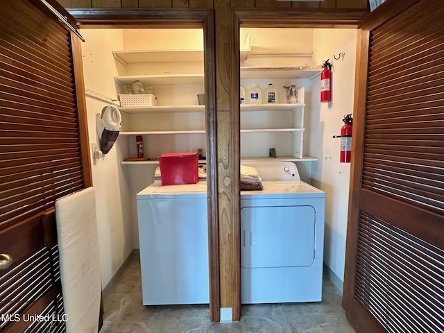 577 W Lakeshore Dr, Carriere, MS 39426 - laundry area with independent washer and dryer