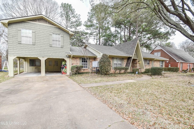 view of front of house featuring a carport