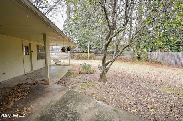 view of yard featuring a patio