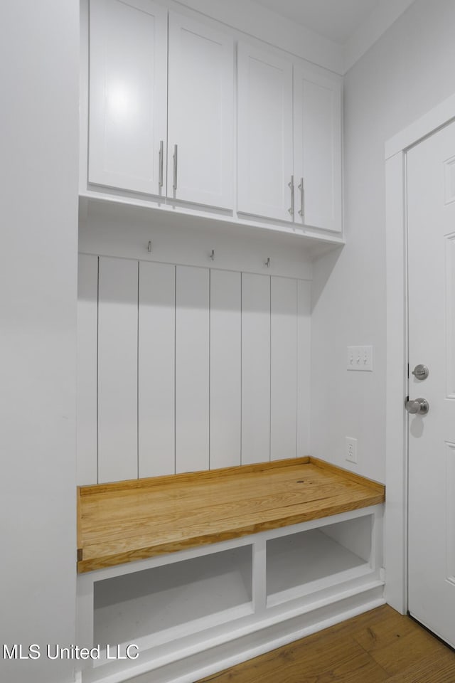 168 Shore View Dr, Madison, MS 39110 - mudroom featuring wood finished floors