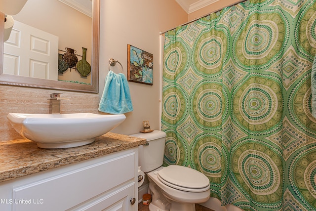 1000 Cedar Hill Rd, Madison, MS 39110 - bathroom featuring crown molding, toilet, vanity, and curtained shower
