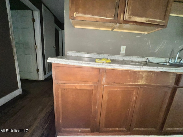 4515 25th St, Meridian, MS 39307 - detailed view of wood finished floors