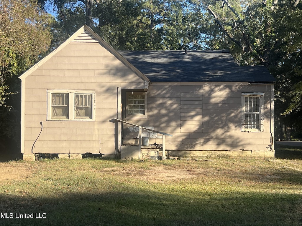 173 Parkside Pl, Jackson, MS 39209 - ranch-style home featuring a garage