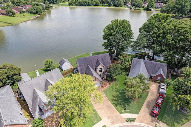 8968 Tahoe Cv, Olive Branch, MS 38654 - aerial view of residential area featuring a large body of water