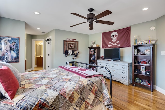 bedroom featuring light wood-style flooring, recessed lighting, baseboards, and ceiling fan