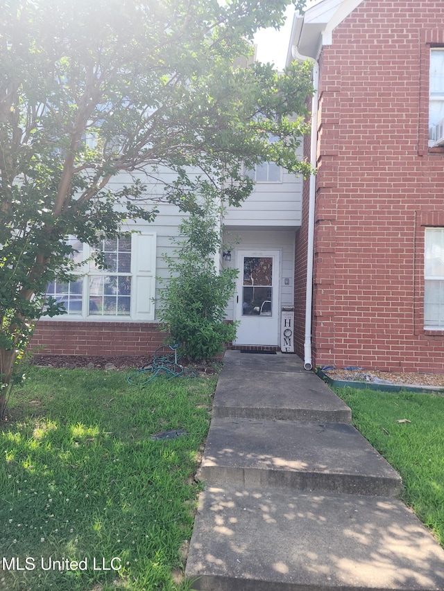 7295 Madelyn Cv, Horn Lake, MS 38637 - entrance to property featuring brick siding