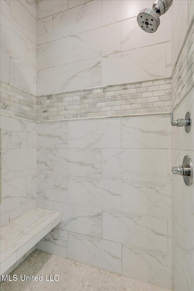 110 Crossview Pl, Brandon, MS 39047 - full bathroom featuring a tile shower