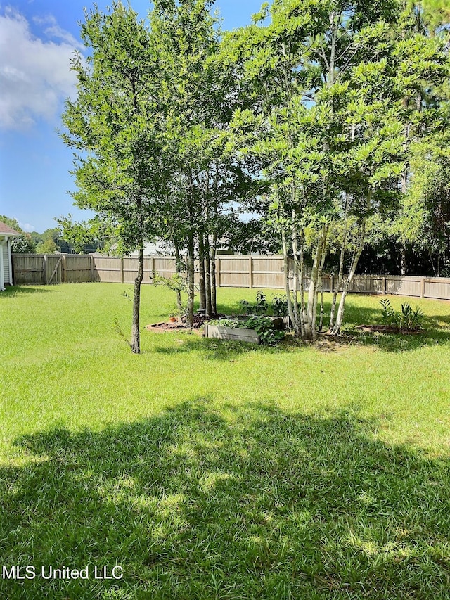 8617 Pinoak Ln, Ocean Springs, MS 39564 - view of fenced backyard