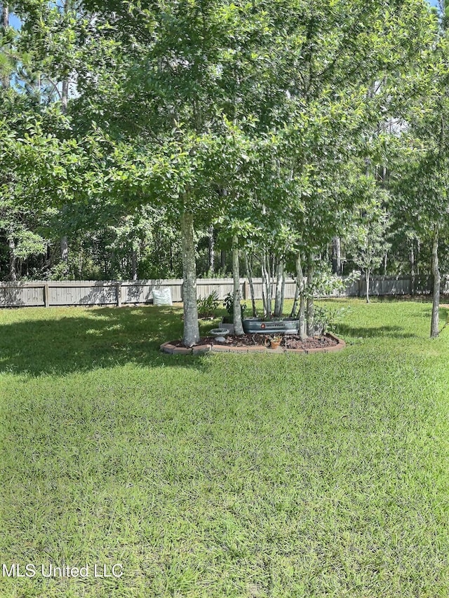 8617 Pinoak Ln, Ocean Springs, MS 39564 - view of yard