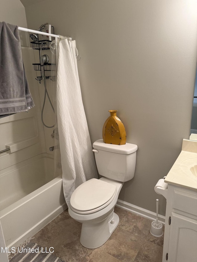 full bathroom with toilet, baseboards, shower / bath combination with curtain, and vanity