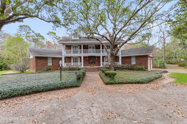 view of front of home featuring covered porch