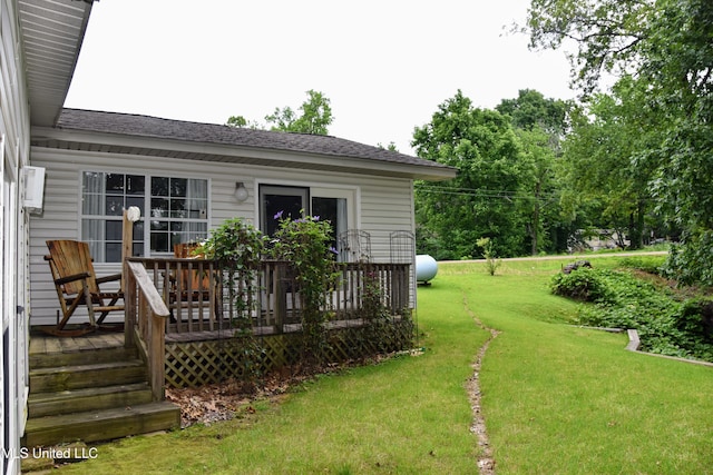 10991 High Rd, Hernando, MS 38632 - view of green lawn featuring a deck