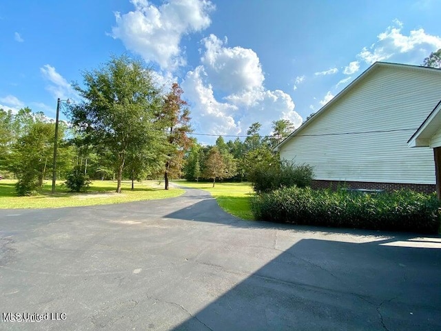 20507 Old Biloxi Rd, Vancleave, MS 39565 - view of asphalt driveway