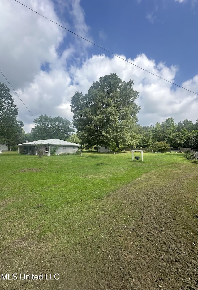 176 Revell Rd, Grenada, MS 38901 - view of green lawn