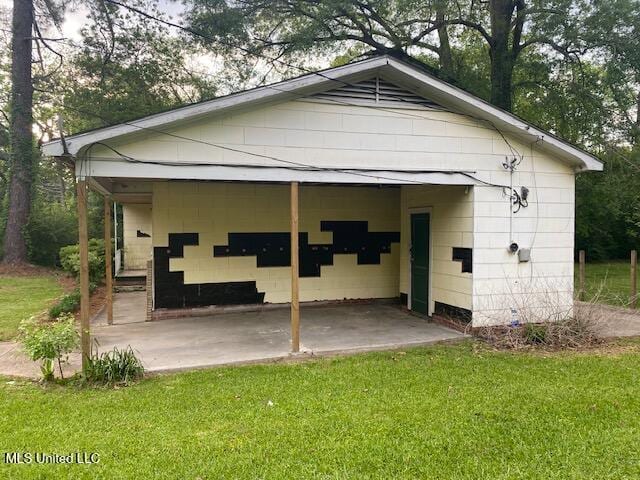 863 Reaves St, Jackson, MS 39204 - view of garage