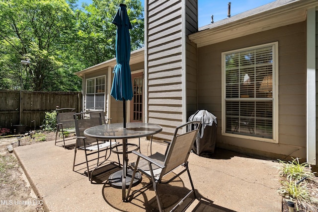 453 Cherry Tree Ln, Southaven, MS 38671 - view of patio / terrace with outdoor dining space